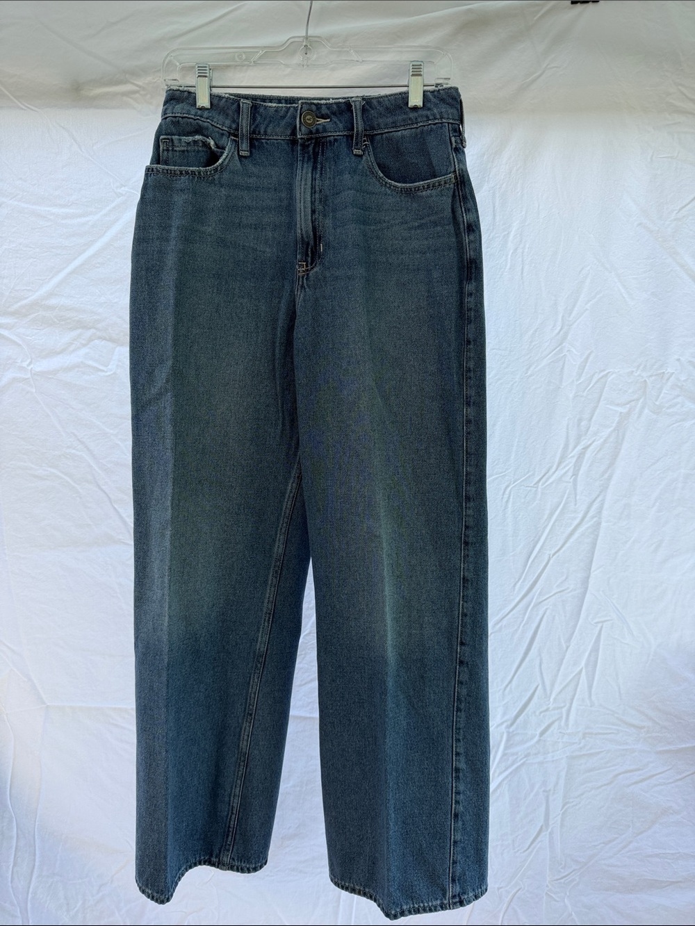 Hollister Women’s Ultra High Rise Baggy Jeans in Dark Indigo size 6R/ w28R